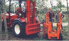 Optimal - Tree Spade Attachment with Hinged Lift Mast