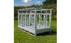 JYFA - Model 2000 - Little Bear - Solid Cattle Feeder With A Roof
