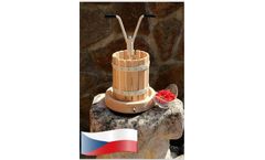 TIP - Model 1O03 - Beech Wood Table Fruit Press with 3L Capacity