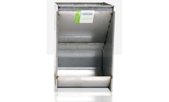 Model P1 - Bucket-Style Pen Feeder